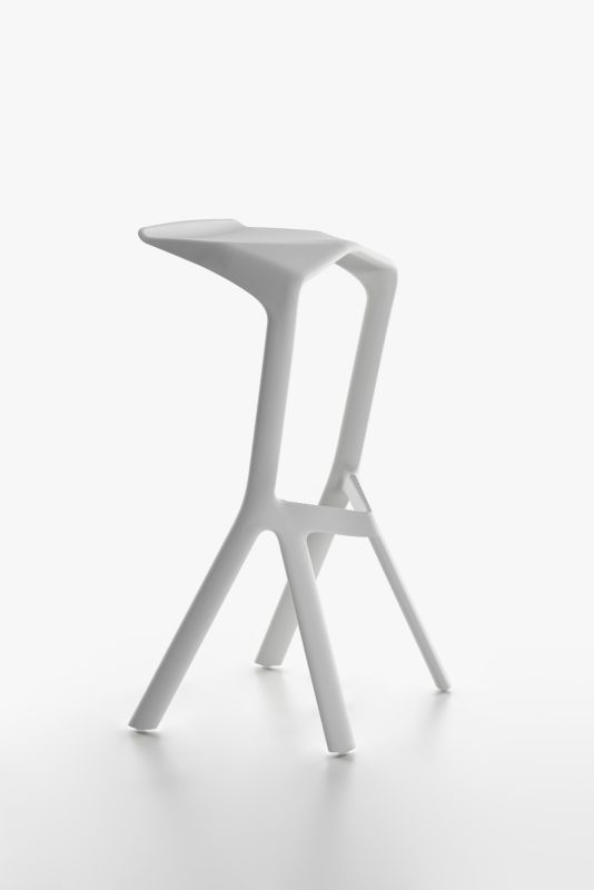 Weißer Miura Barhocker von Plank, moderner Design Hocker für Küche oder Bar.